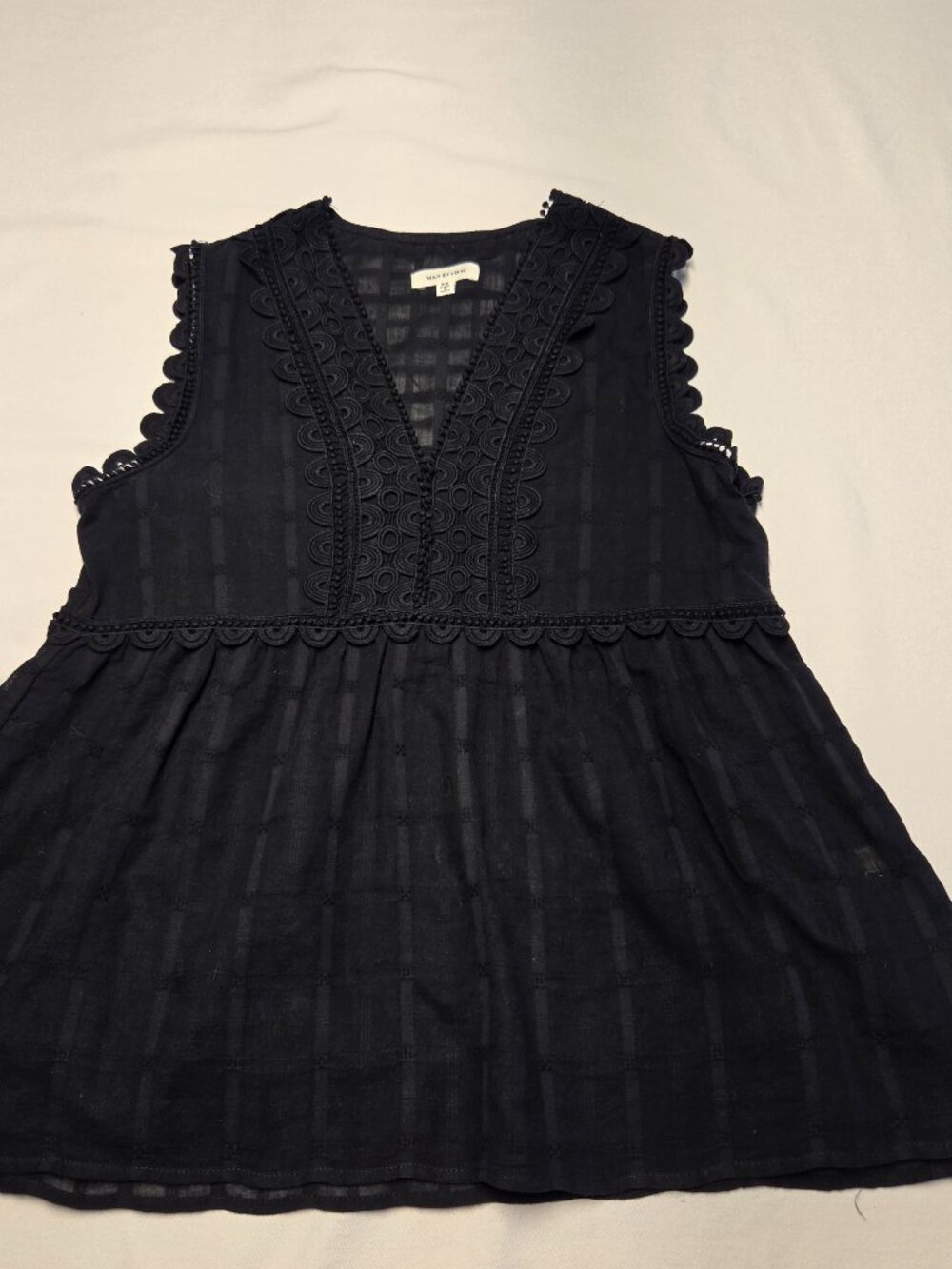 MAX STUDIO Cotton Voile/ EYELET TRIM Top, SMALL, LOVELY!